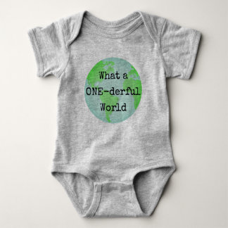 Eerste geboorte One-derful World Earth Bodysuit
