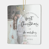 Eerste gehuwde kerstfoto Namen Jaar Keramisch Ornament (Links)