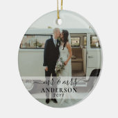 Eerste gehuwde Mr. en Mrs Wedding Foto Kerstmis Keramisch Ornament (Links)