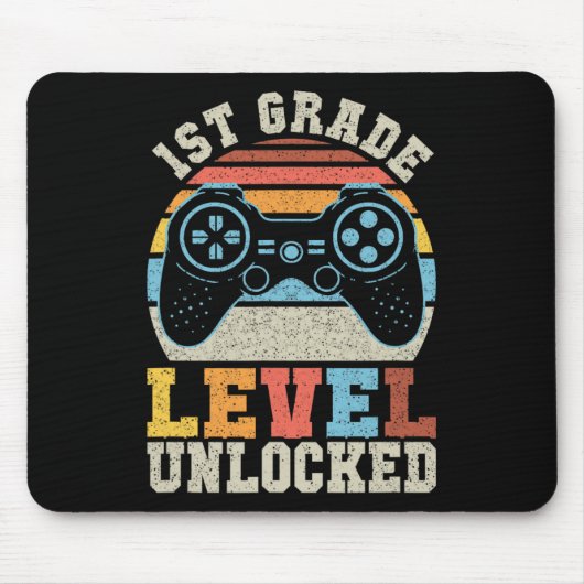Eerste graad onvergrendelde gamer 1e dag school muismat (Voorkant)