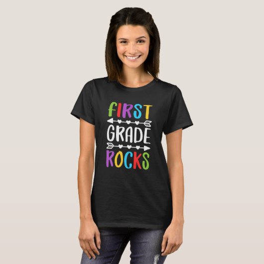 Eerste graad Rocks eerste graad terug naar schoolc T-shirt (Voorkant volledig)