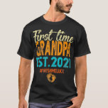eerste grootpa EST 2021-cadeautjes T-shirt<br><div class="desc">Vintage First Time Grandpa Est 2021 Gifts Visit our store to see more amazing designs.</div>