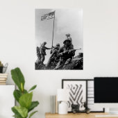 Eerste Iwo Jima Flag Raising op 23 februari 1945 Poster (Thuiskantoor)
