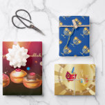 Eerste kaars van het Hanoekasfestival van de Licht Inpakpapier Vel<br><div class="desc">De eerste kaars van Hanukkah. Happy Hanukkah Festival of light party Wrapping Paper viert de joodse feestdag. Mooie joodse Holiday Chanukah-achtergrond met traditionele Chanoekanoratieve symbolen - houten drogers (draaiende bovenkant), donuts, hanukkiah menorah, kaarsen, ster van David en gloeiende lichtjes, gouden patroon van behang. Hanukkah-festival van de decoratie van lichtevenementen. Jeruzalem,...</div>