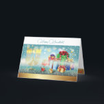 Eerste kaarsfeest op het Hanoekasfestival van de p Bedankkaart<br><div class="desc">De eerste kaars van Hanukkah. Happy Hanukkah Festival of light party nodigde schoonheid joodse feestkaart uit. Mooie joodse Holiday Chanukkah-achtergrond met traditionele Chanoekanoratieve symbolen - houten drogers (draaiende bovenkant), donuts, hanukkiah menorah, kaarsen, ster van David en gloeiende lichtjes, gouden patroon van behang. Hanukkah-festival van de decoratie van lichtevenementen. Jeruzalem, Israël....</div>