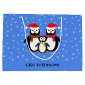 Eerste kerst aangepaste tekst pinguïns blauw groot cadeauzakje (Achterkant)