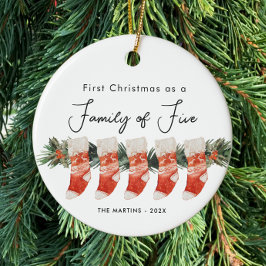 Eerste kerst als een familie van vijf kousen keramisch ornament