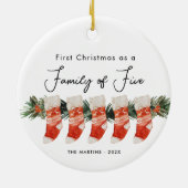 Eerste kerst als een familie van vijf kousen keramisch ornament (Achterkant)