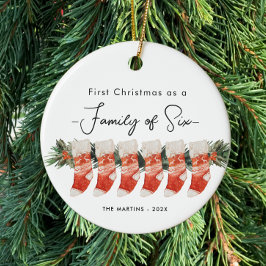 Eerste kerst als een familie van zes kousen keramisch ornament