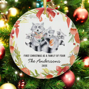 Eerste kerst als een gezin van vier 4 wasbeer keramisch ornament