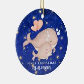 Eerste kerst als een moeder walvis gepersonaliseer keramisch ornament (Rechts)