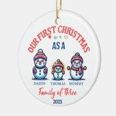 Eerste kerst als familie van drie Schattigee sneeu Keramisch Ornament (Links)