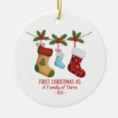 Eerste kerst als gezin van drie 2025 | Schattig Keramisch Ornament (Voorkant)