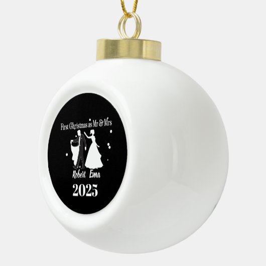 Eerste kerst als Mr & Mrs 2025 gepersonaliseerd Keramische Bal Ornament (Rechts)