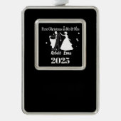 Eerste kerst als Mr & Mrs 2025 gepersonaliseerd Verzilverd Omlijst Ornament (Voorkant)