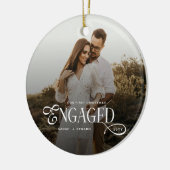 Eerste kerst als verloofd chic koppel foto keramisch ornament (Links)