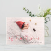 Eerste kerst baby Rode script familie foto Feestdagenkaart (Staand voorkant)