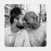 Eerste kerst geëngageerde Gay Pride gepersonalisee Metalen Ornament (Achterkant)