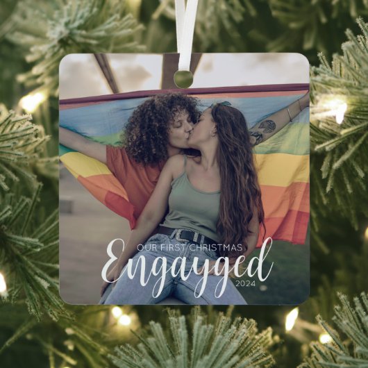 Eerste kerst geëngageerde Gay Pride gepersonalisee Metalen Ornament (Insitu)