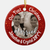 Eerste kerst getrouwd gepersonaliseerde rode glitt keramisch ornament (Voorkant)