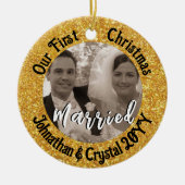 Eerste kerst getrouwd gepersonaliseerde rode glitt keramisch ornament (Voorkant)