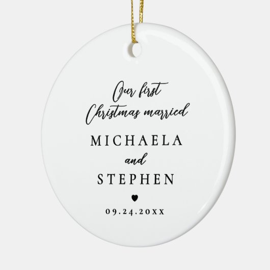 Eerste kerst getrouwd met moderne minimalistische  keramisch ornament (Links)