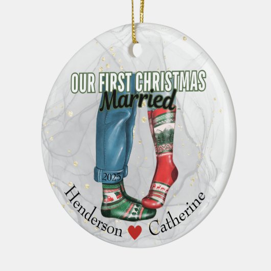 Eerste kerst getrouwd stel in Sokken Keramisch Ornament (Links)