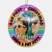 Eerste kerst getrouwde foto Sunset Stripes Keramisch Ornament (Links)