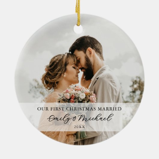 Eerste kerst getrouwde Pas getrouwd Foto Keramisch Ornament (Achterkant)