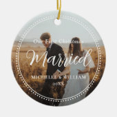 Eerste kerst getrouwde script overlay foto keramisch ornament (Voorkant)