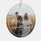 Eerste kerst getrouwde script overlay foto keramisch ornament (Links)