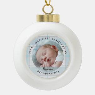 Eerste kerst grootouders blauwe geruite baby foto keramische bal ornament