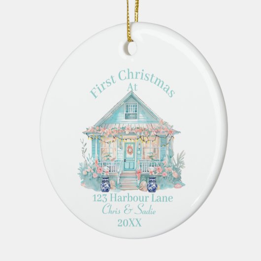 Eerste kerst in ons strandhuis keramisch ornament (Links)