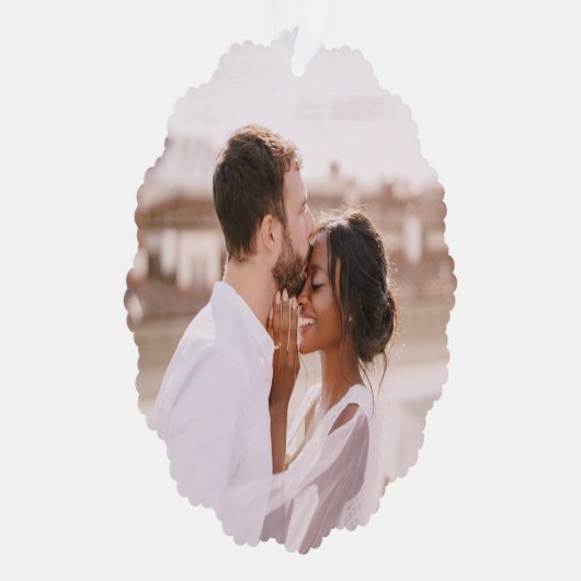 Eerste kerst Moderne Mr. Mrs. Fotosjabloon Ornament Kaart (Rechts)