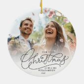 Eerste kerst Mr en Mrs Passen getrouwd trouwfoto Keramisch Ornament (Achterkant)