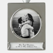 Eerste kerst Mr & Mrs Getrouwd Paar Ornament Verzilverd Banner Ornament (Voorkant)