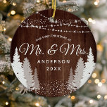 Eerste kerst Mr. Mrs Wood voor Gina Keramisch Ornament<br><div class="desc">Eerste Kerstmis: Mr & Mrs Wood Winter String Lights keramisch Ornament. Dit ontwerp bevat prachtige snaarlichten,  rustige winterdenbomen en sneeuw!</div>