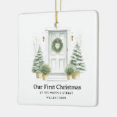 Eerste kerst op nieuw adres – Sage Door Keramisch Ornament (Links)