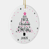 Eerste Kerst Passen getrouwd Typografie Script Keramisch Ornament (Rechts)