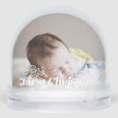 Eerste kerst Retro Typografie Baby Foto Sneeuwbol (Achterkant)