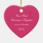 Eerste kerst samen Roze Groen Bruiloftshart Keramisch Ornament (Achterkant)