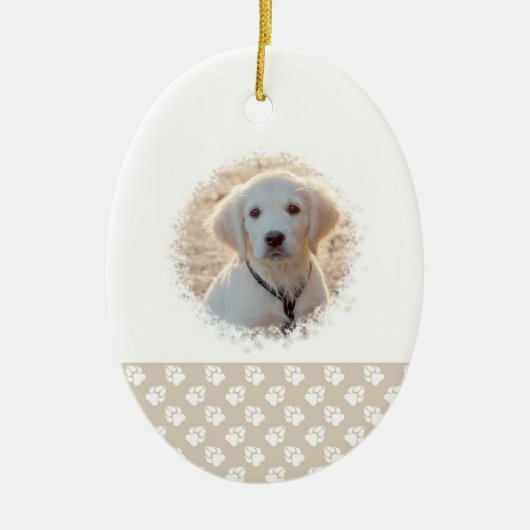 Eerste kerst van de puppy Aangepaste fototemplate  Keramisch Ornament (Voorkant)