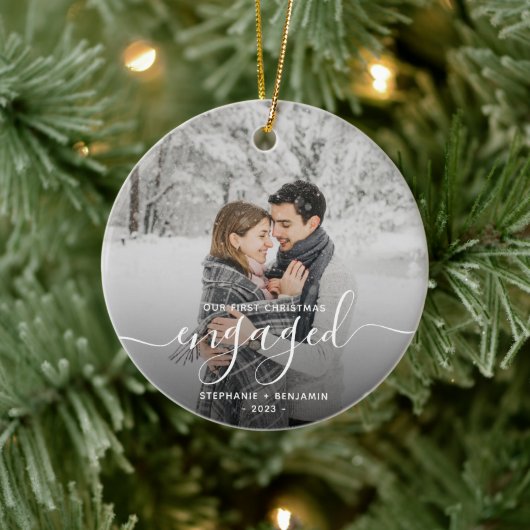 Eerste kerst verloofd 2-foto wit schrift keramisch ornament (Boom)