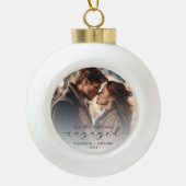 Eerste kerst verloofd aangepaste foto grijs script keramische bal ornament (Voorkant)