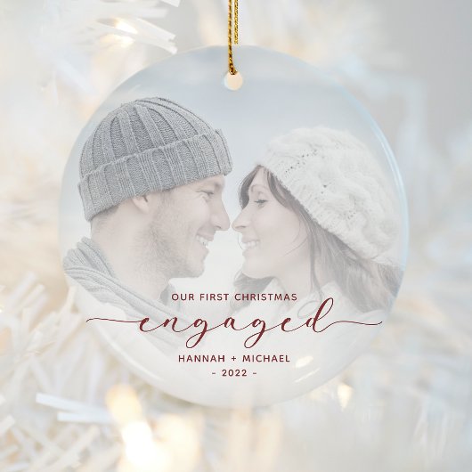 Eerste kerst verloofd aangepaste foto rode script keramisch ornament