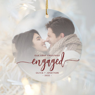 Eerste kerst verloofd aangepaste foto rode script keramisch ornament