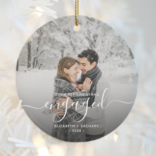 Eerste kerst verloofd aangepaste foto witte script keramisch ornament