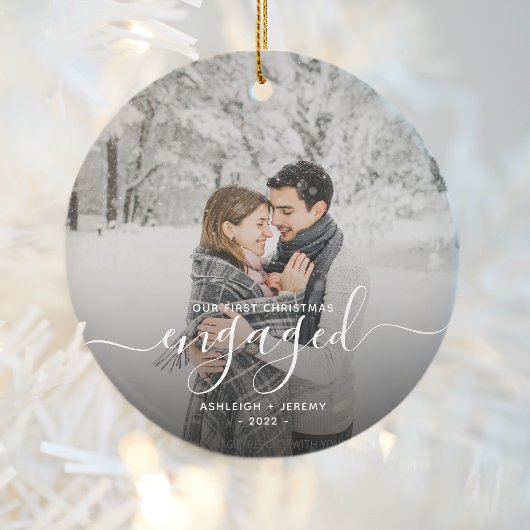 Eerste kerst verloofd aangepaste foto witte script keramisch ornament