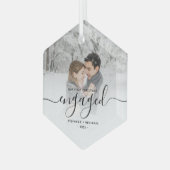 Eerste kerst verloofd aangepaste foto zwarte scrip glas ornament (Voorkant links)