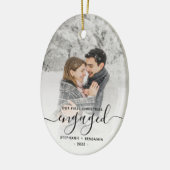 Eerste kerst verloofd aangepaste foto zwarte scrip keramisch ornament (Links)